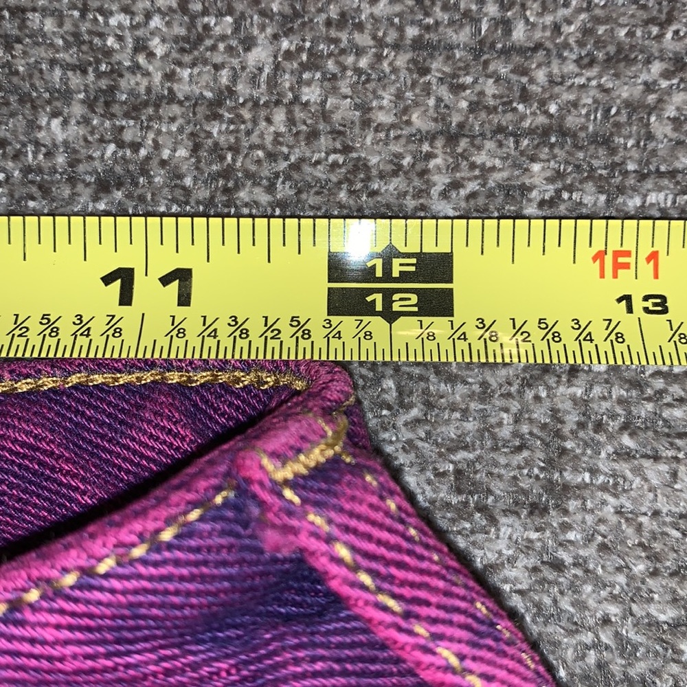 Women’s Magenta High-Rise Jeans - Picture 5 of 7